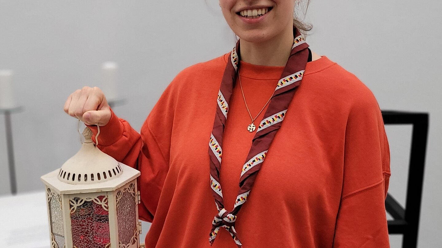 Dorothee, a student of religious education, brought the Peace Light from Bethlehem to our university to spread the message of peace.