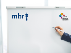 Flipchart mit Logos mbr und aktiv gg rechts