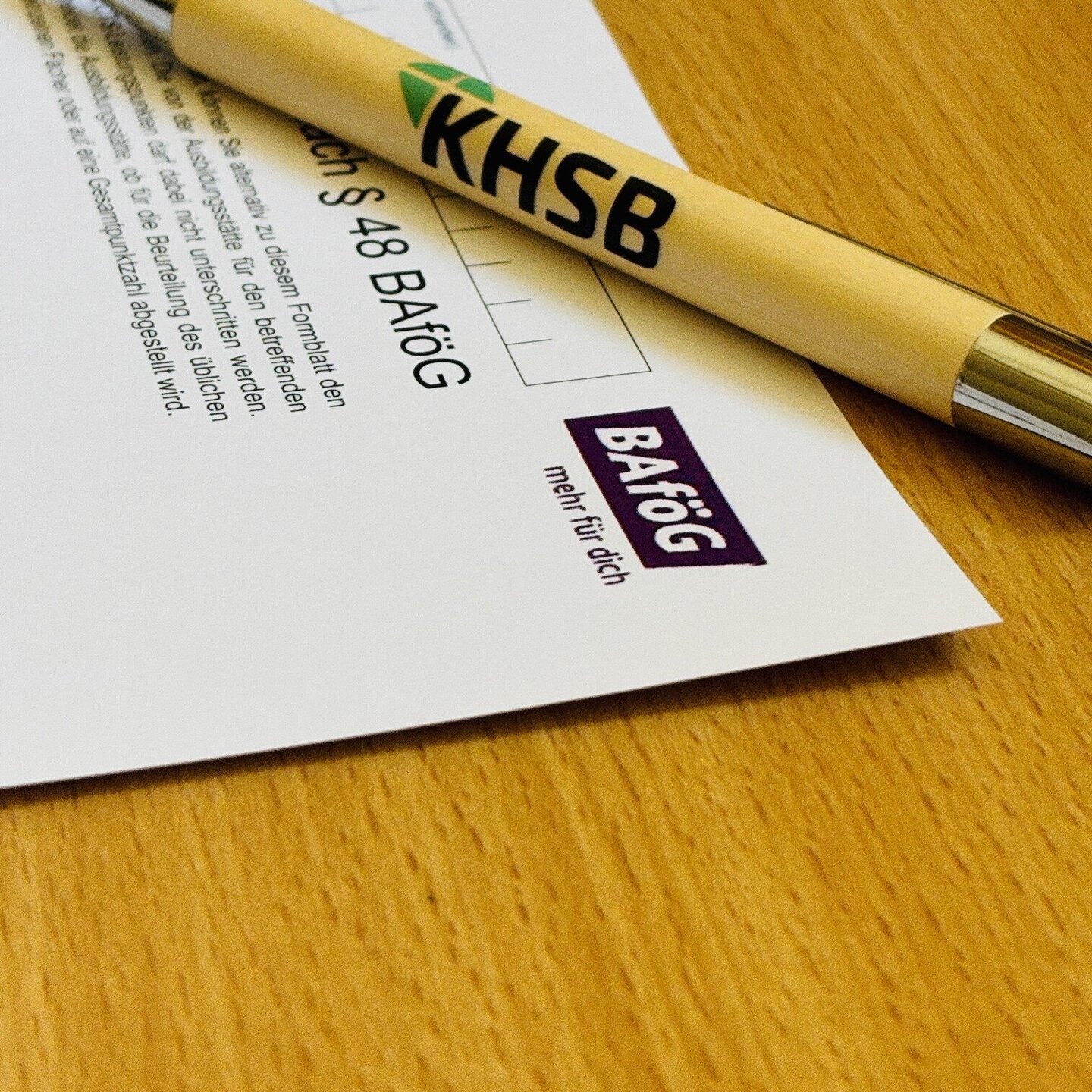 BAföG Formblatt 5 mit einem KHSB Kugelschreiber