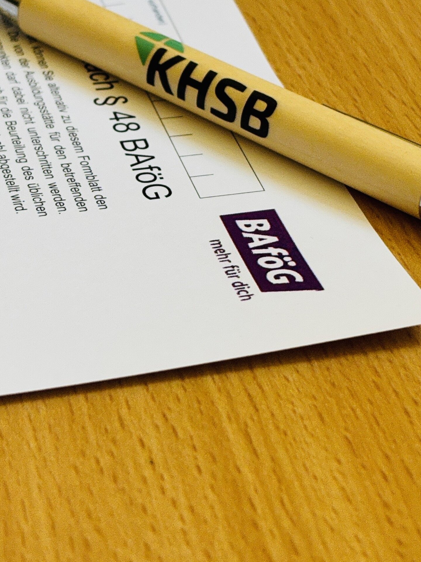 BAföG Formblatt 5 mit einem KHSB Kugelschreiber