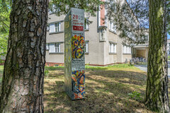 Mauerstein auf dem Sozialen Bildungscampus