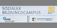 Schriftzug vom Eingnagsschild: Sozialer Bildungscampus