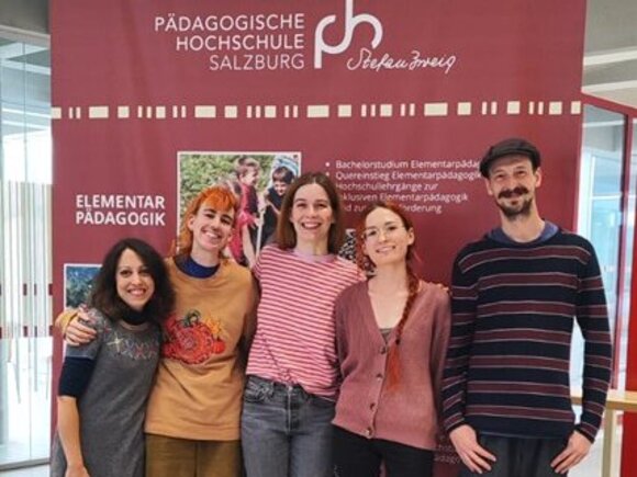 Inklusive Hochschule BIP in Salzburg, Studierende Sarah, Sasha, Anne-Marie, Annett, Max (von links nach rechts) 