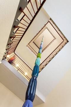 Diagonale Treppenkunstwerk von Dorothea Nold