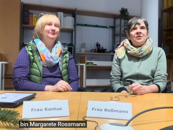 Screenshot: Videointerview mit Margarete Rossmann und Claudia Kantus von der Bibliothek der KHSB