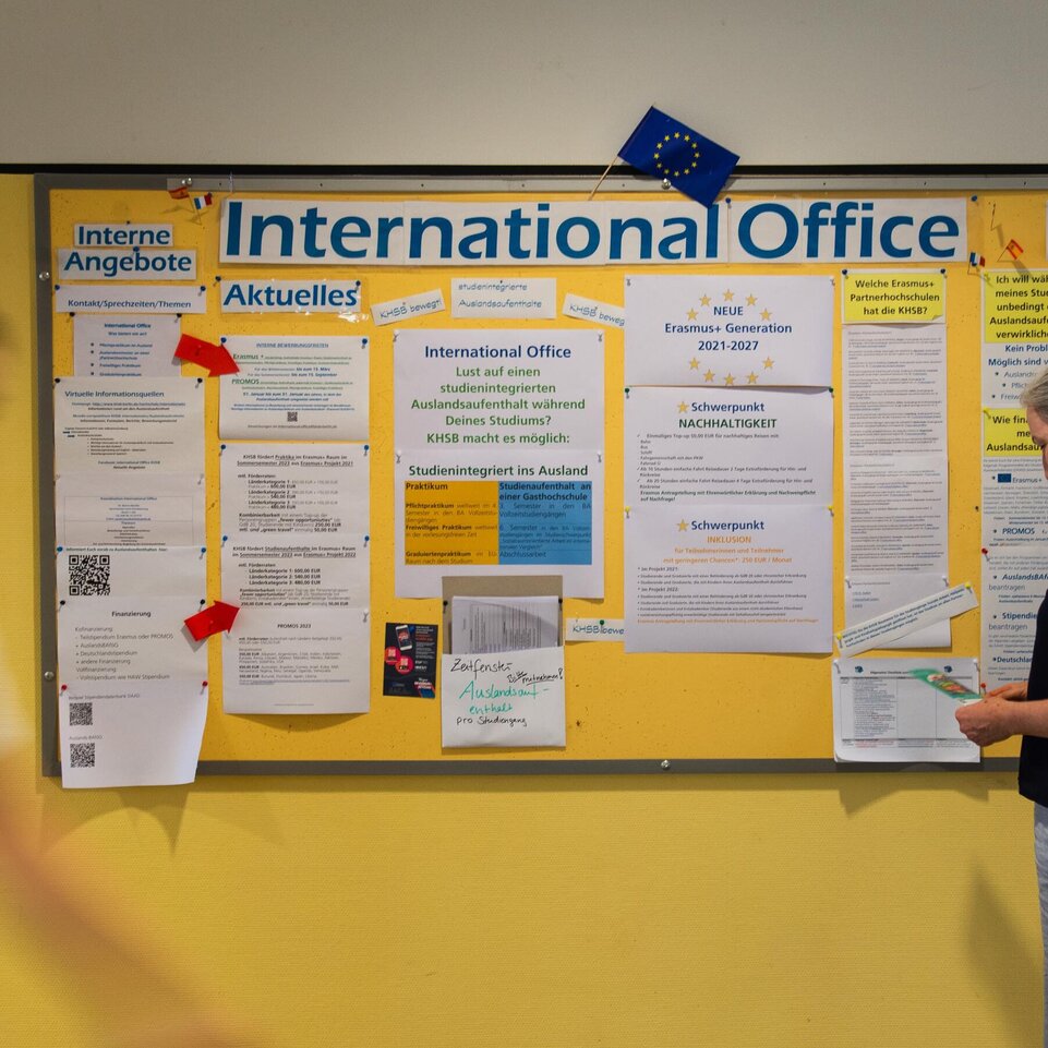 Infowand des International Office