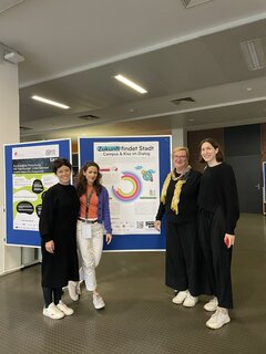 Zu sehen sind (von links nach rechts): Yori Schultka (KHSB), Eleonora Frühwirt (HTW Berlin), Beeke Bartelt (BSOPE), Dominique Breier (BHT)