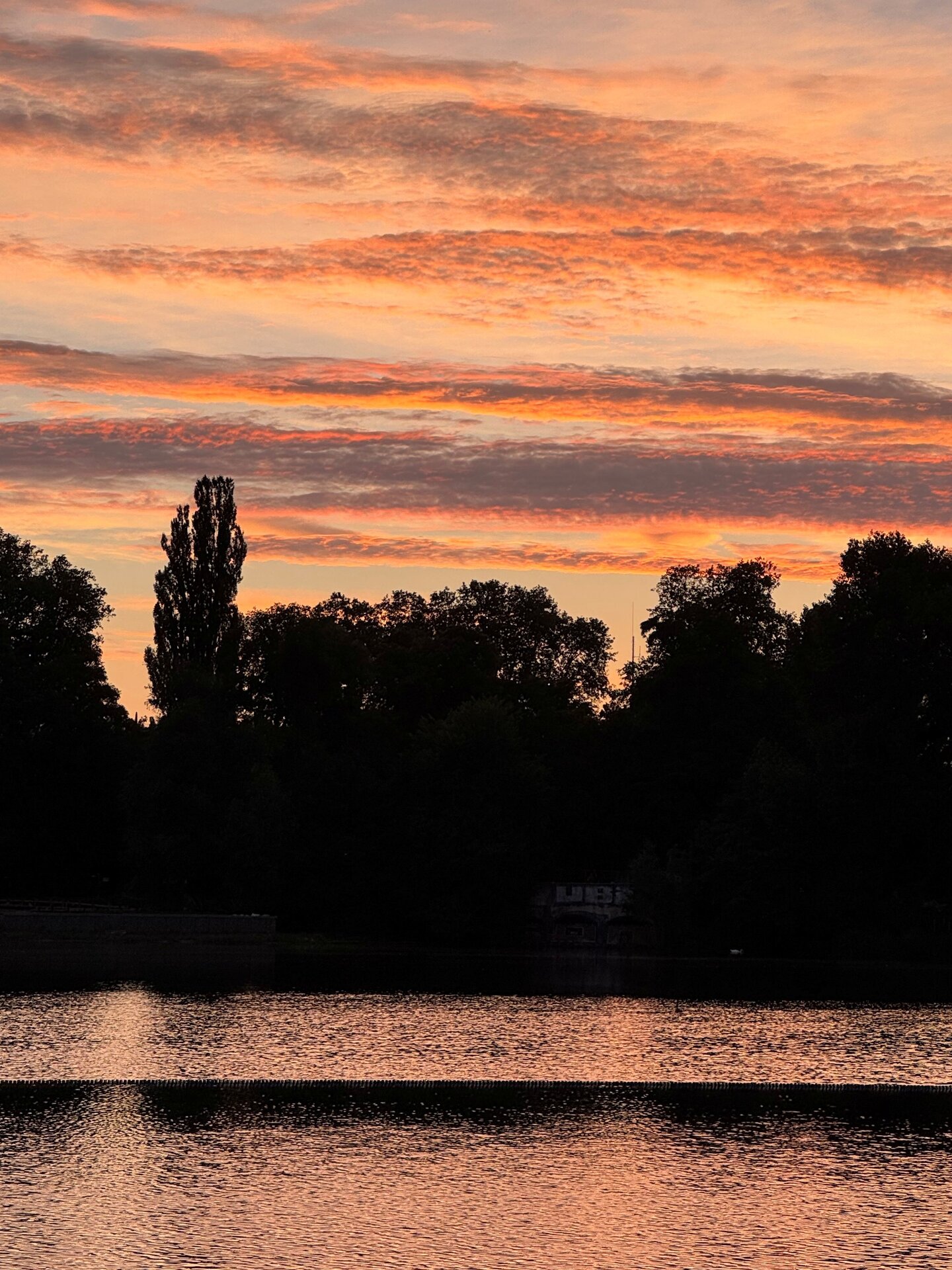 See mit Sonnenuntergang