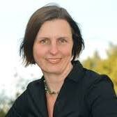 Porträtfoto der Dozentin Christina Schadt, aus dem Referat Weiterbildung