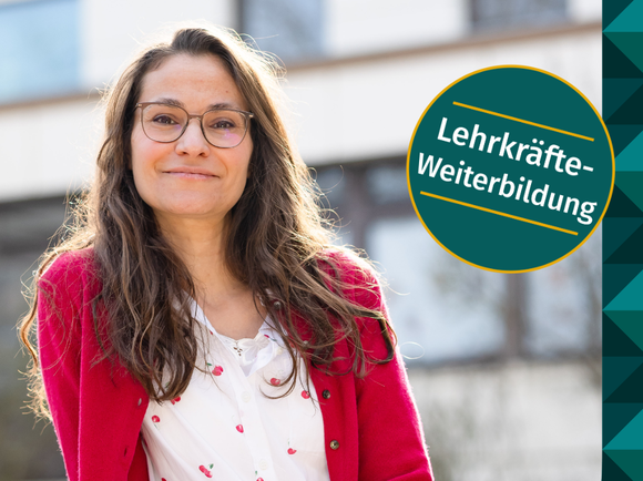 Schulpraktische Religionspädagogik, Kampagnenbild, Frau lächelt in die Kamera