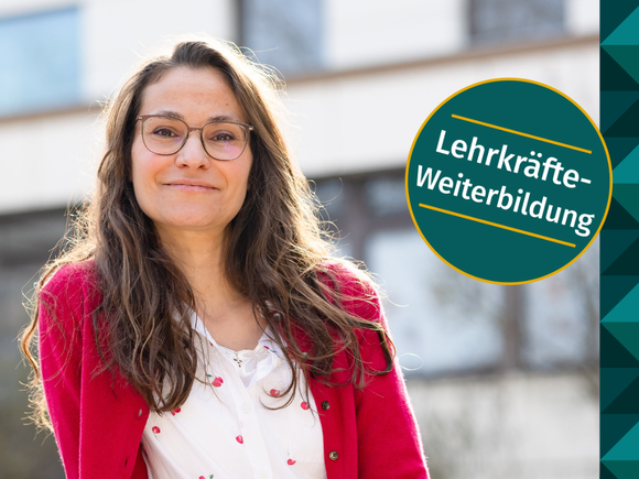 Schulpraktische Religionspädagogik, Kampagnenbild, Frau lächelt in die Kamera