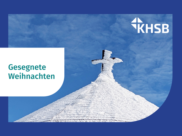 Weihnachtsgruß eingeschneites Kirchendach