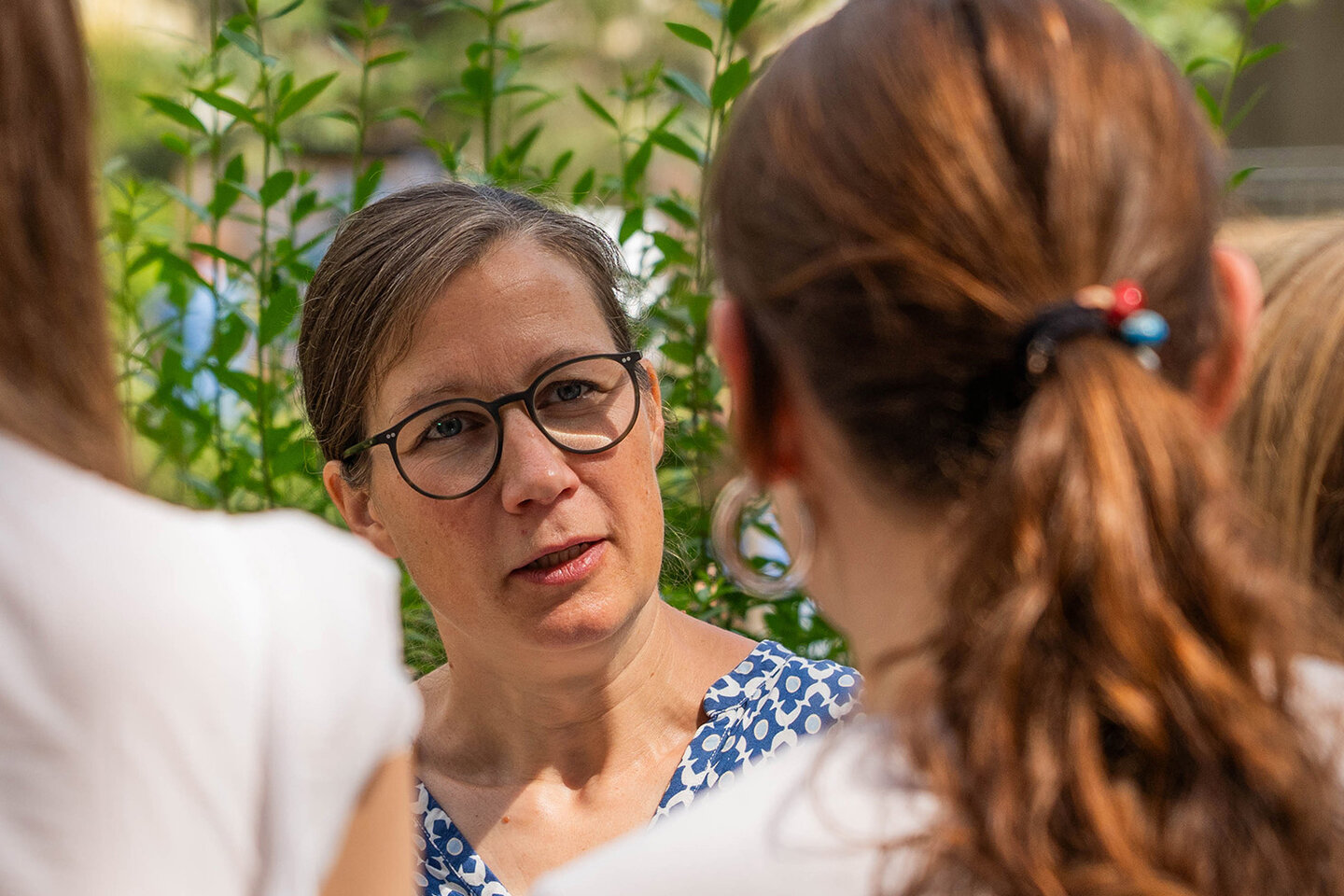 Gespräche an den Ständen – Einblicke ins Studienangebot der KHSB.