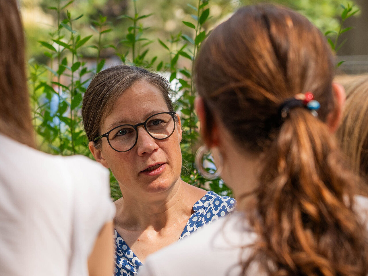 Gespräche an den Ständen – Einblicke ins Studienangebot der KHSB.