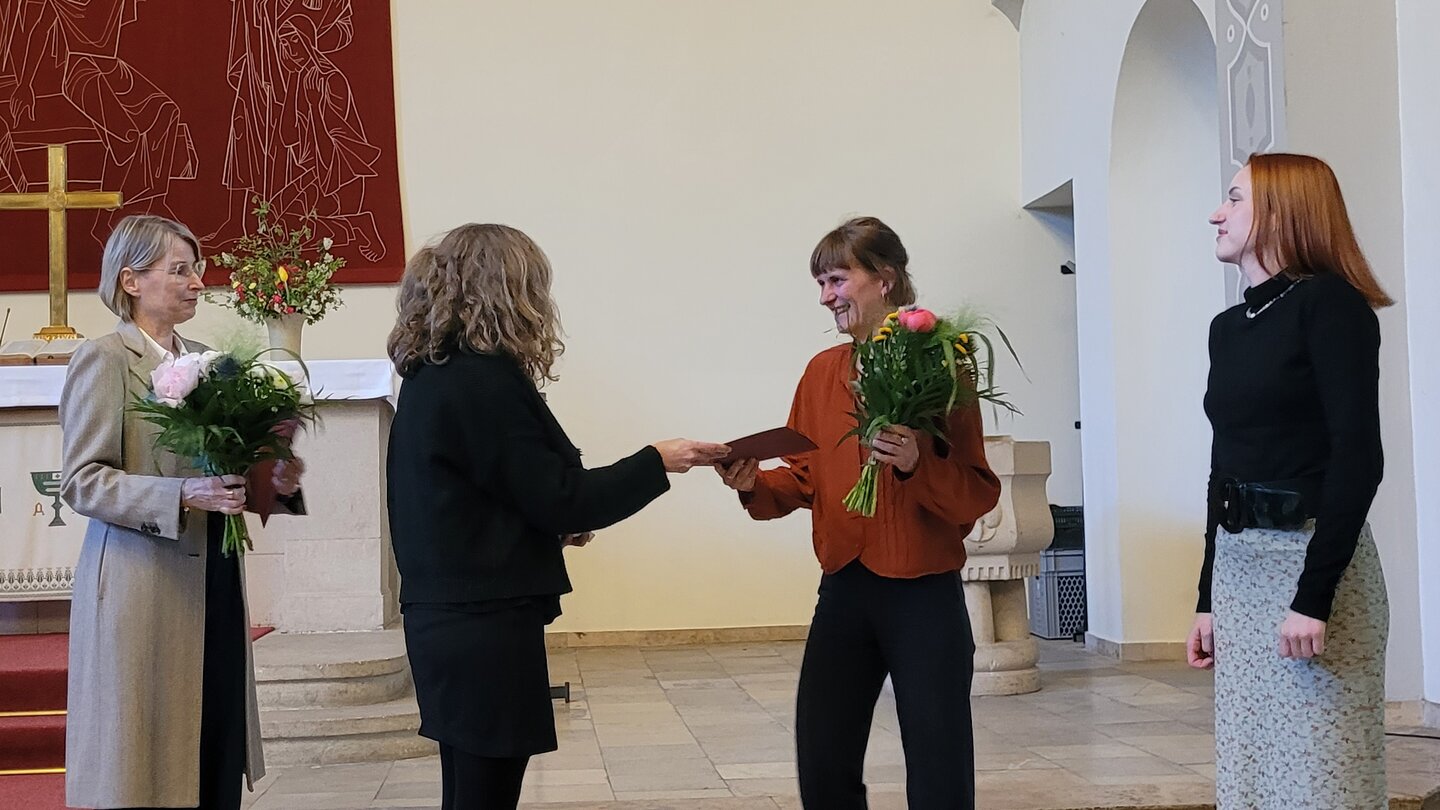 Verleihung des Antoniuspreis auf der Graduiertenfeier der KHSB 2025