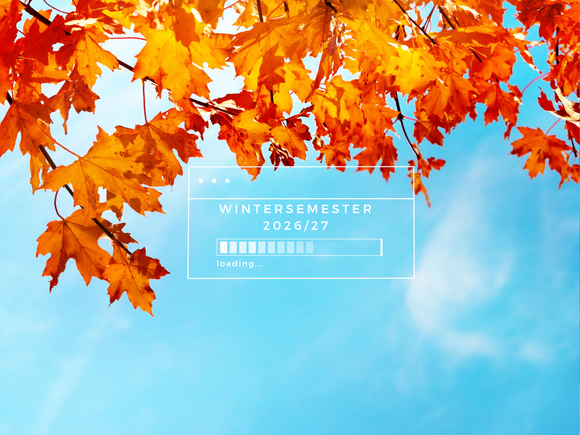 Symbolbild: KHSB Logo, Himmel mit Herbstlaub, Loadingzeichen für das Wintersemester