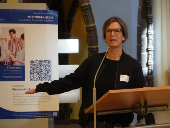 Prof. Dr. Annette Edenhofer auf der Fachtagung Passion led us here zur qualitativen Studie „25 Stunden Schule“ zur Berufszufriedenheit und Bildungsqualität an den katholischen Schulen in Berlin