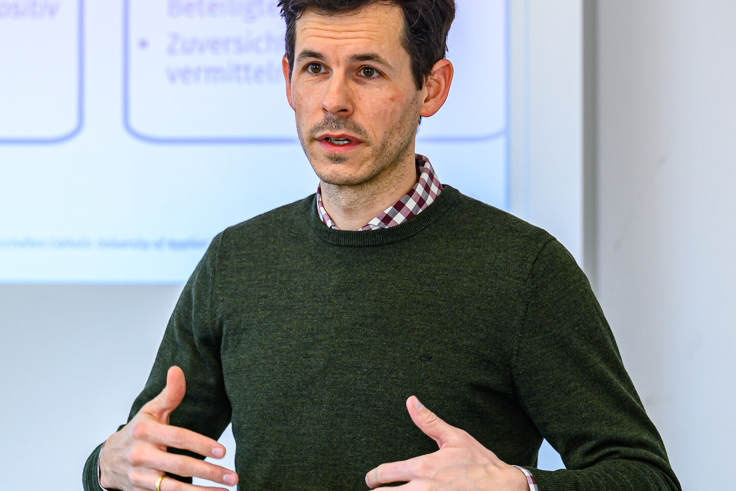 Im Seminar bei Prof. Dr. Daniel Schindel. 