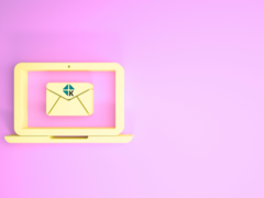 Laptop stilisiert mit Mail-Illustration und KHSB favicon 